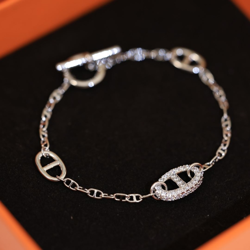 H**me5 bracelets